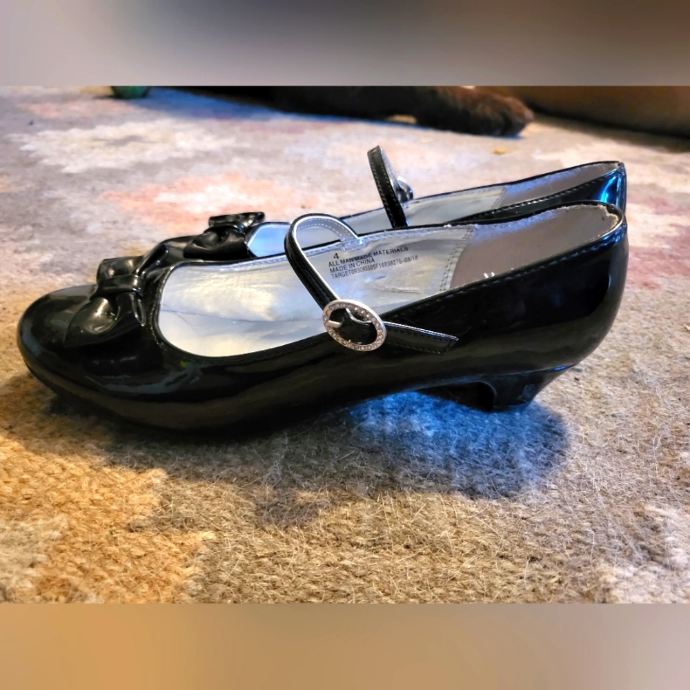 Dress Shoes ♡ Big Girls Size 4 ♡ Black Patent Leather